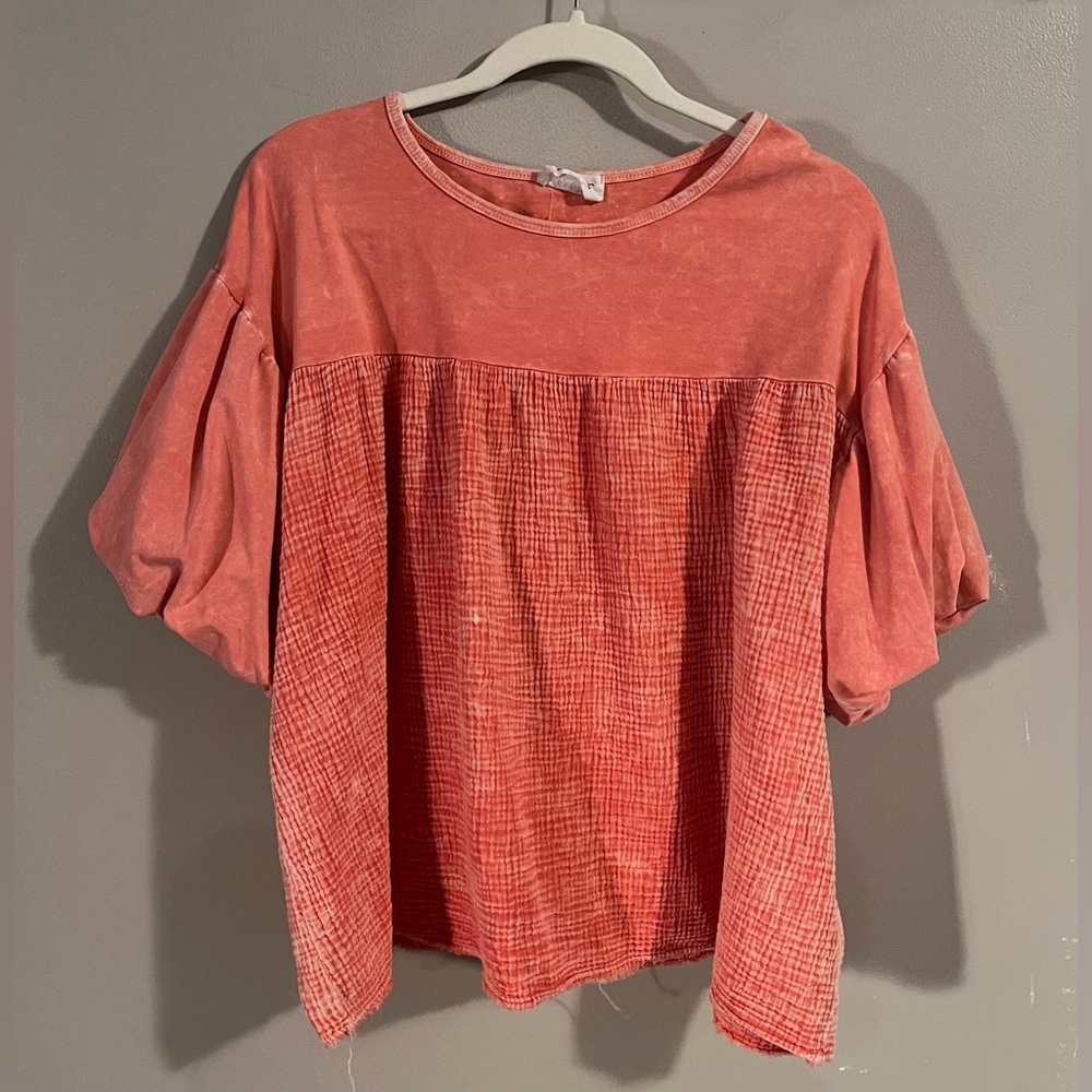 $6🩷Bundled Fantastic Fawn Puff Sleeve Top